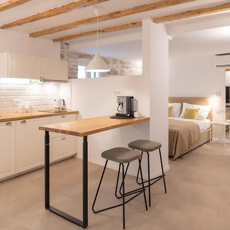 Vitelli And Apartament Split