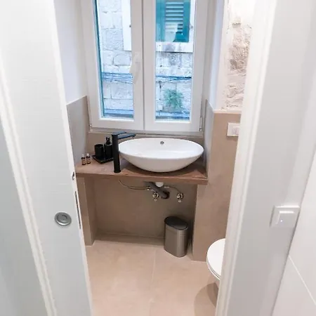 Vitelli And Apartament Split