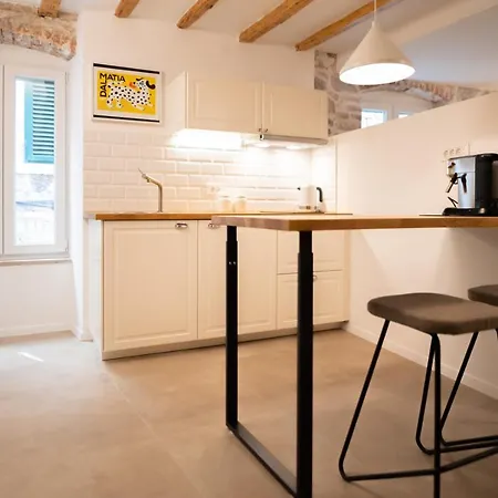 Apartament Vitelli And