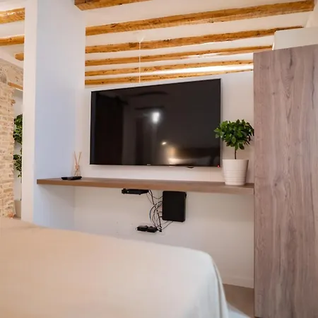 Vitelli And Apartman