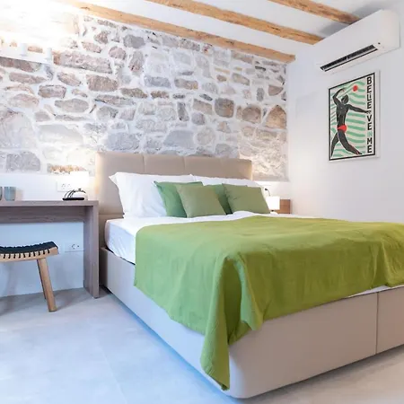 Vitelli And Apartman Split