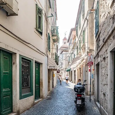 Vitelli And * Spalato